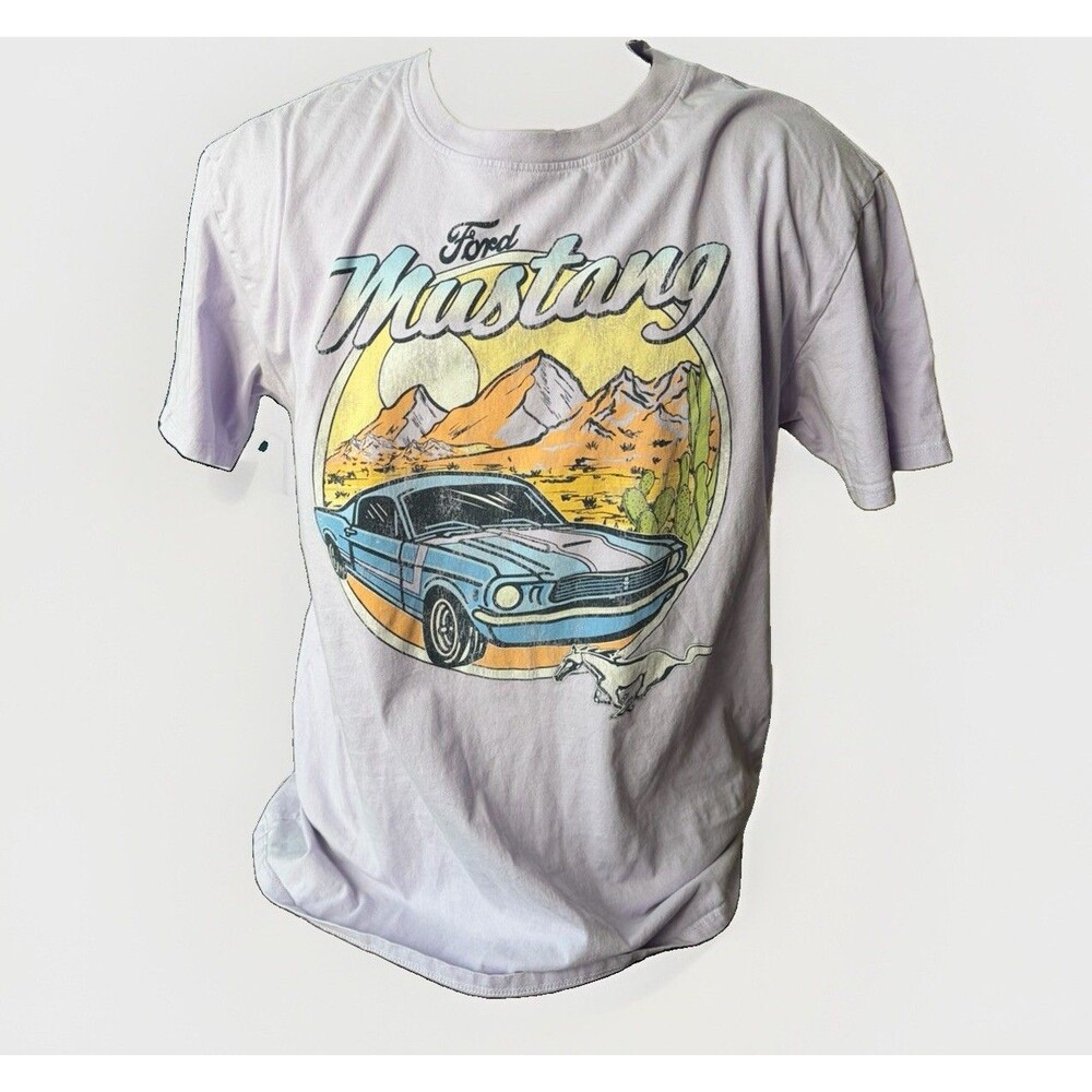 Ford Mustang Graphic Tee Lavender Purple Men’s M Muscle Car Desert Scene Retro